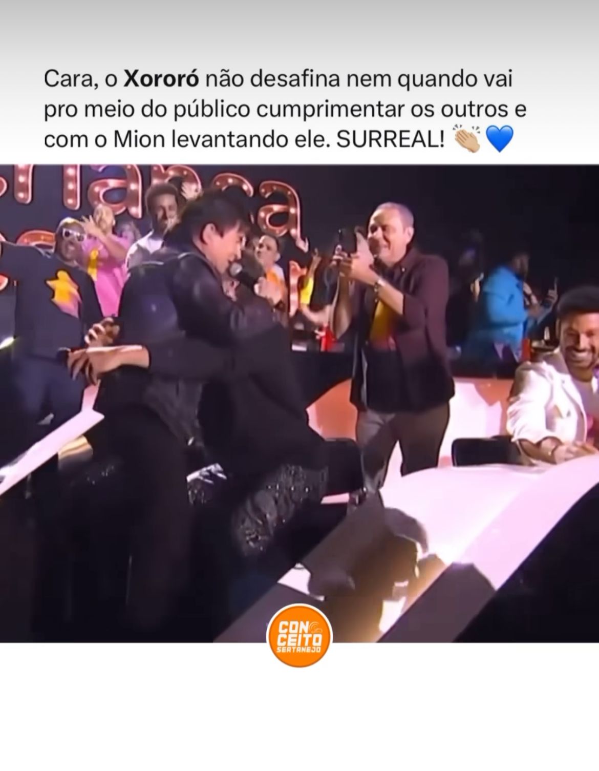 Marcos Mion levantando Xororó no colo, no Criança Esperança, da Globo - Foto Intagram