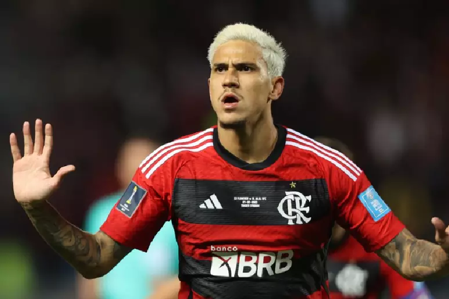 Pedro com a camisa do Flamengo (Foto: Reprodução/ Internet)