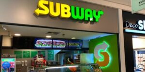 Imagem do post Fechamento de lojas e anúncio de venda por 9 bilhões: Subway acaba de sofrer reviravolta após 50 anos