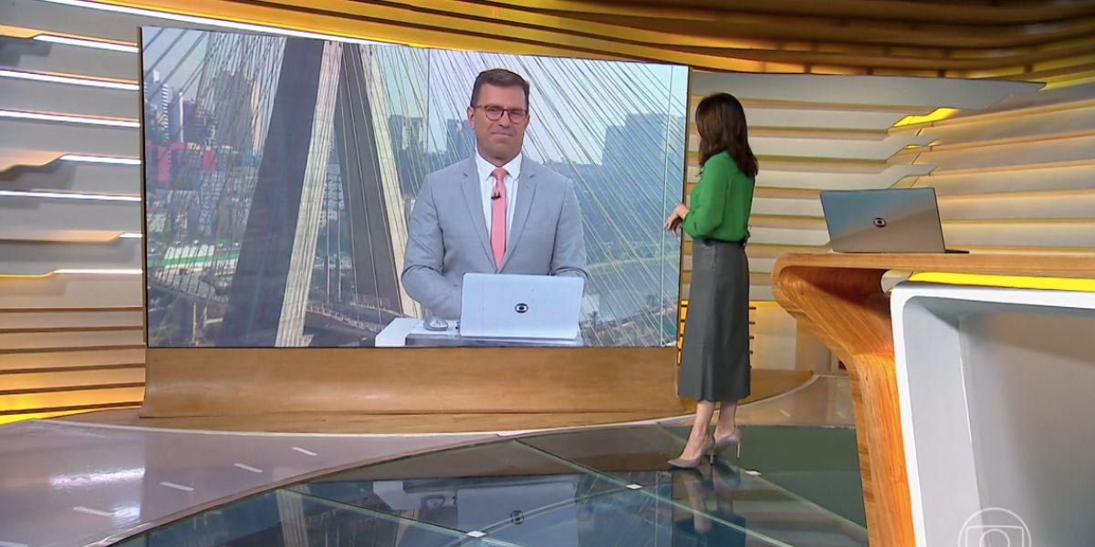 Rodrigo Bocardi no estúdio do Bom Dia São Paulo e Ana Paula Araújo no Bom Dia Brasil (Foto: Reprodução / Globo)