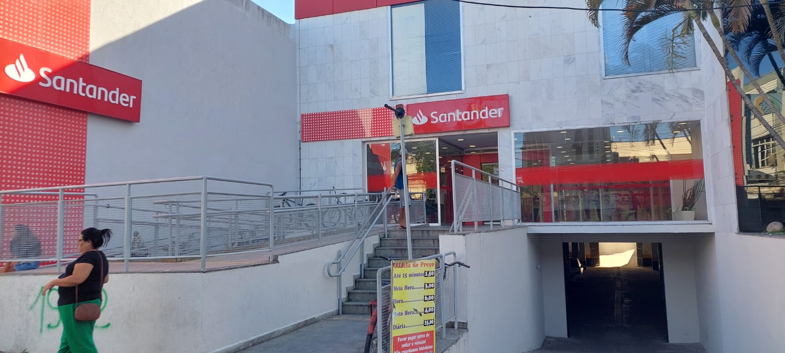 Agência do Santander na 13 de Maio / Foto: Rodrigo Silveira