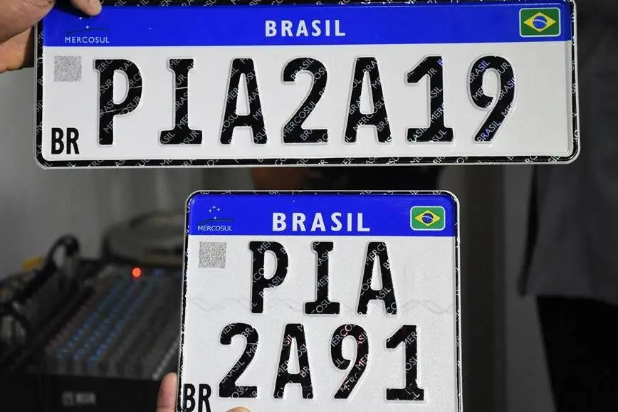 Tente não se impactar ao saber detalhes sobre a reviravolta envolvendo placas de carros e motos, que cairá como uma bomba no bolso de muitos - Reprodução Internet