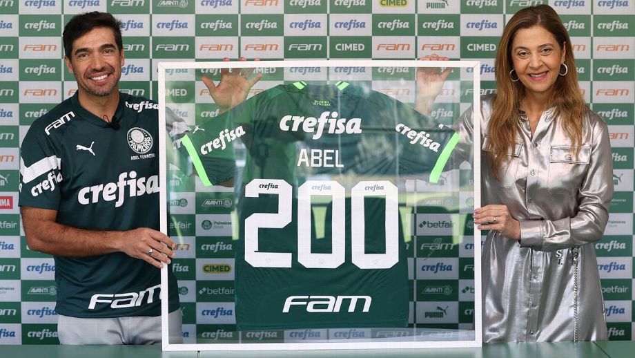 Abel Ferreira recebe homenagem pelos 200 jogos no comando do Palmeiras Cesar Greco/Palmeiras/by Canon