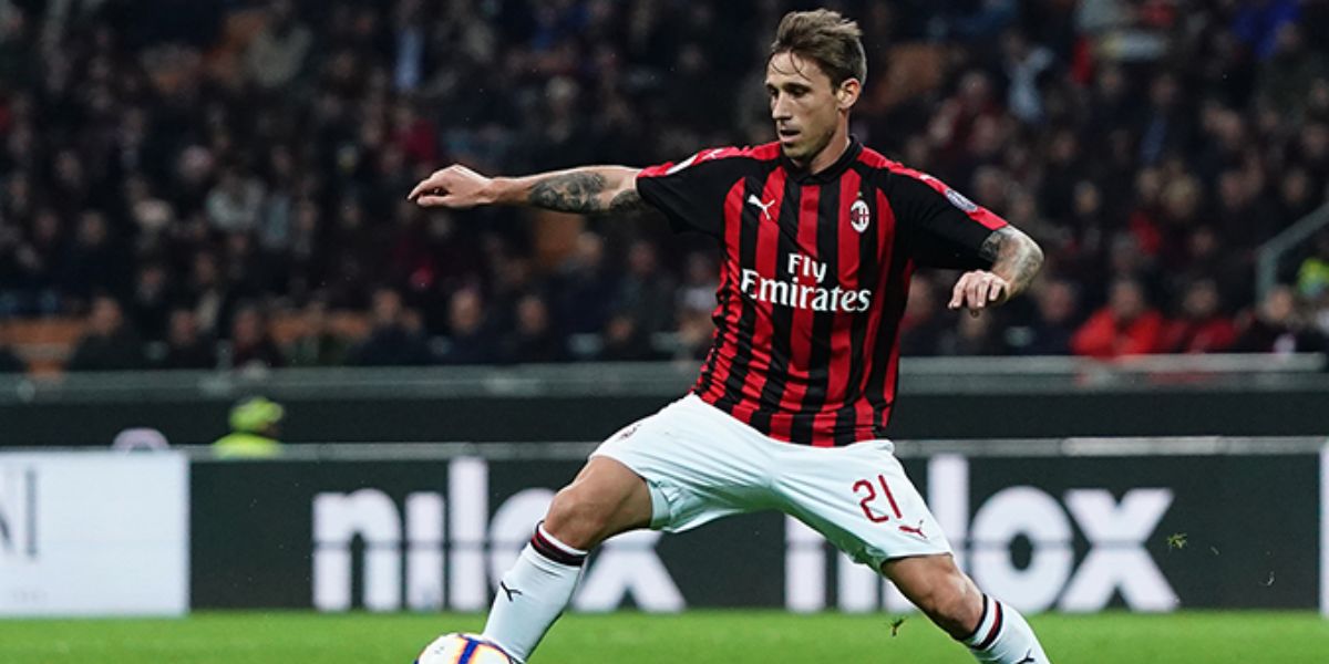 Biglia defendeu grandes times europeus, como o Milan (Reprodução: Internet)