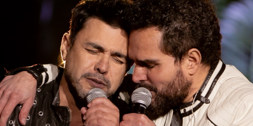 O cantor sertanejo ao lado do irmão, Luciano (Foto: Internet)