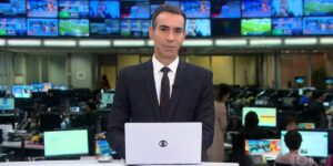 César Tralli nos estúdios do Jornal Hoje (Reprodução: Globo)