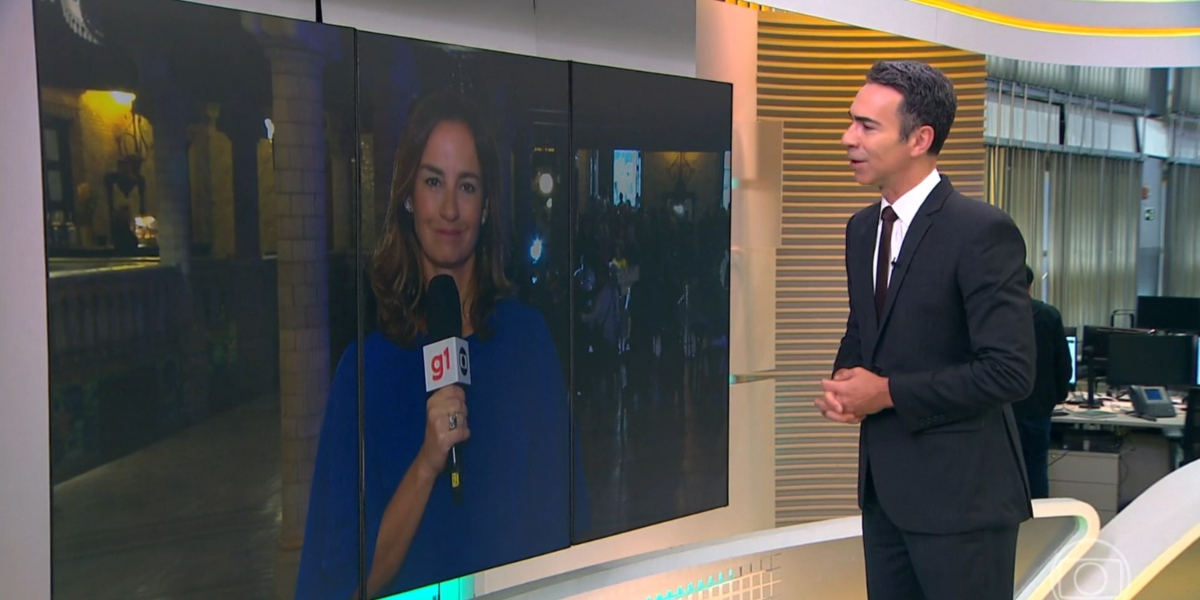 Fernanda Graell e César Tralli durante entrada no "Encontro" (Foto: Reprodução/TV Globo)