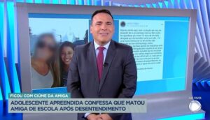 Reinaldo Gottino não conteve as lágrimas ao ler publicação da mãe de Ana Lívia, adolescente morta pela amiga (Foto: Reprodução / Record TV)