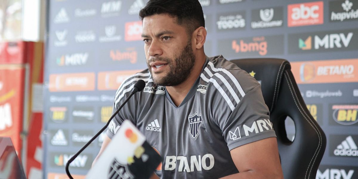 Hulk dando entrevista - (Foto: Internet)