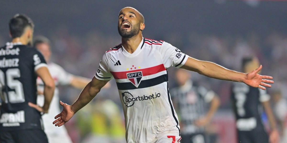 Lucas Moura comemorando gol no São Paulo - (Foto: Internet)