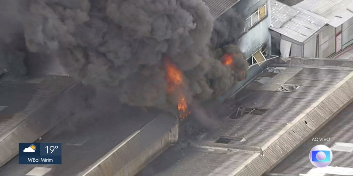 Incêndio na região do Brás (Foto: Reprodução/TV Globo)