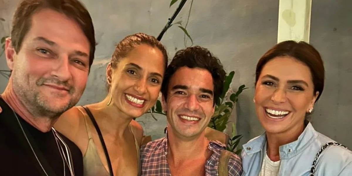 Marcelo Serrado, Camila Pitanga, Caio Blat e Giovanna Antonelli nos bastidores de "Beleza Fatal" (Foto: Reprodução/Instagram)