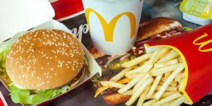 Imagem do post Descanse em paz: 3 itens AMADOS do MCDONALD’S arrancados de cardápios e extinto no fast-food