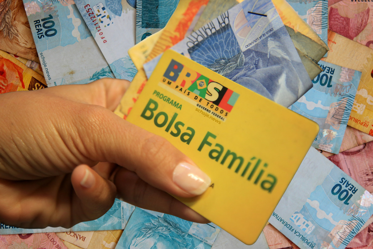 Nova Lei HOJE (20): Bolsa Família tem novas exigências e beneficiários precisam correr para não serem excluídos (Reprodução/Internet)