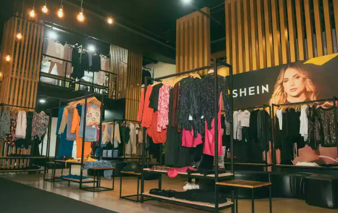 Shein lançou a sua segunda loja Pop Up no sudeste brasileiro em junho de 2023 (Foto Reprodução/Internet)