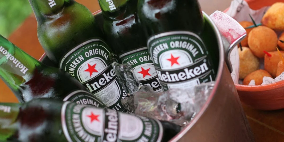 Balde com várias cervejas da Heineken (Foto: Reprodução/ Internet)
