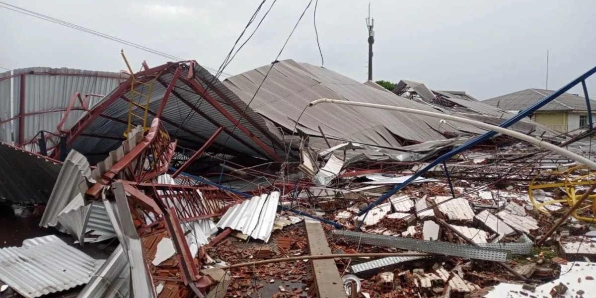 Cidade destruída pelas chuvas que atingiram o sul do país (Imagem Reprodução Internet)