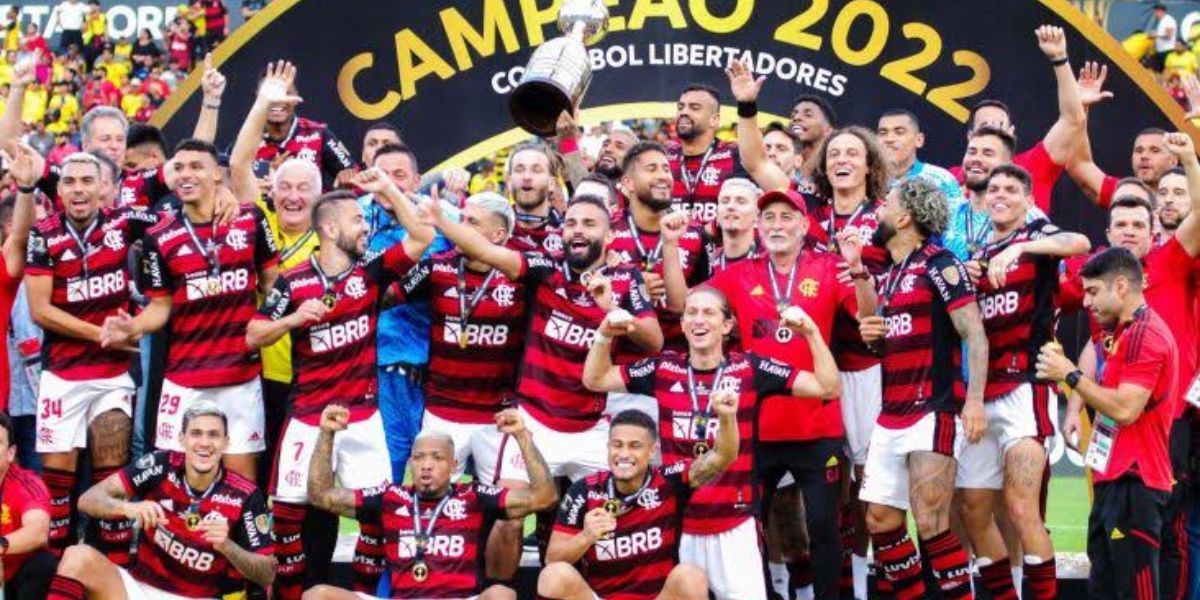 Elenco do Flamengo campeão da Libertadores 2022 (Foto - Reprodução Internet).