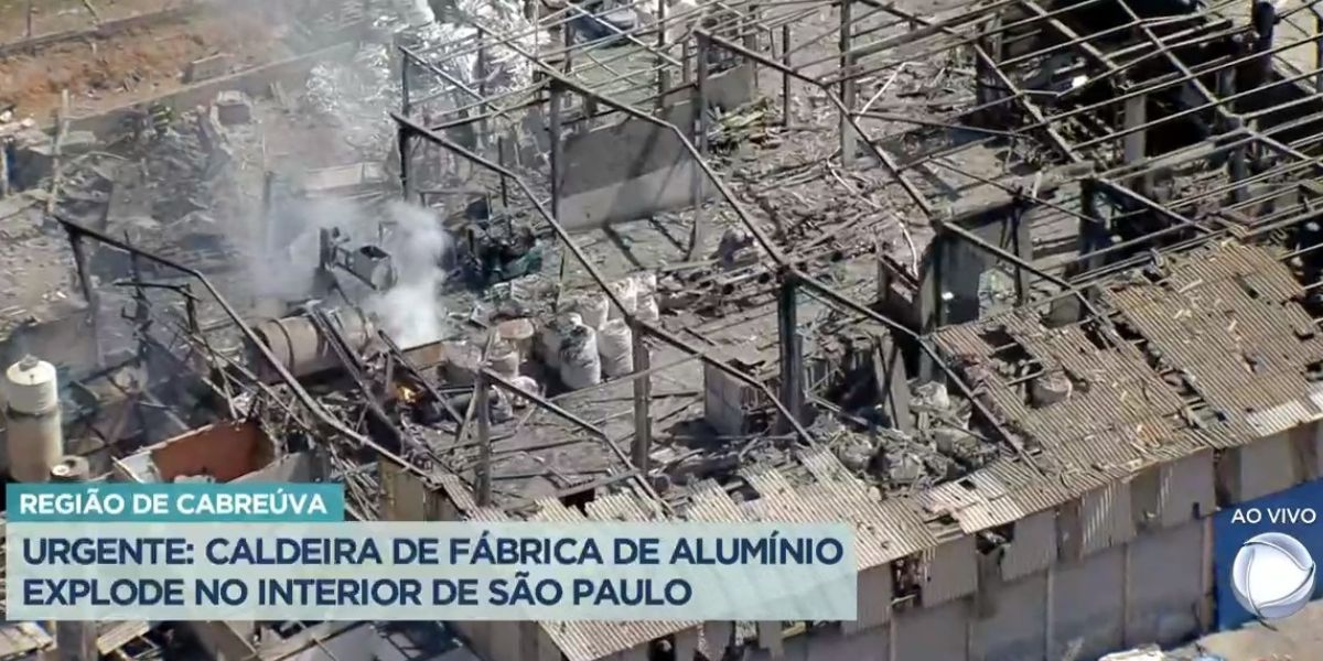 Explosão em fábrica (Foto: Reprodução / Balanço Geral da Record)