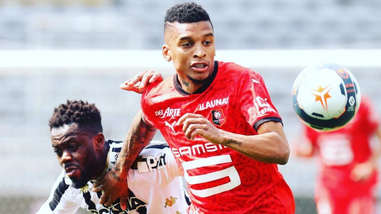 Internacional acerta contratação de lateral-esquerdo Dalbert - Foto Internet