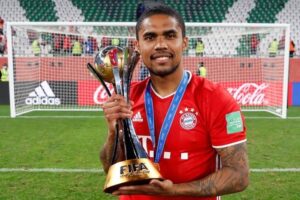 Jogador Douglas Costa - Foto Internet