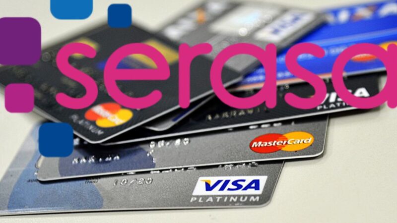 Logo do serasa sobre cartões de credito - Foto Reprodução Internet
