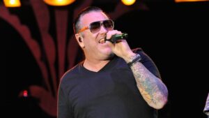 Steve Harwell, ex-vocalista do Smash Mouth, morre aos 56 anos - Foto Internet