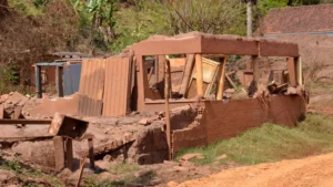Tragédia em Mariana destruiu comunidades - Foto G1