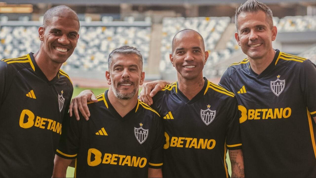 Diego Tardelli voltou a vestir a camisa do Galo (Foto: Diuvulgação)