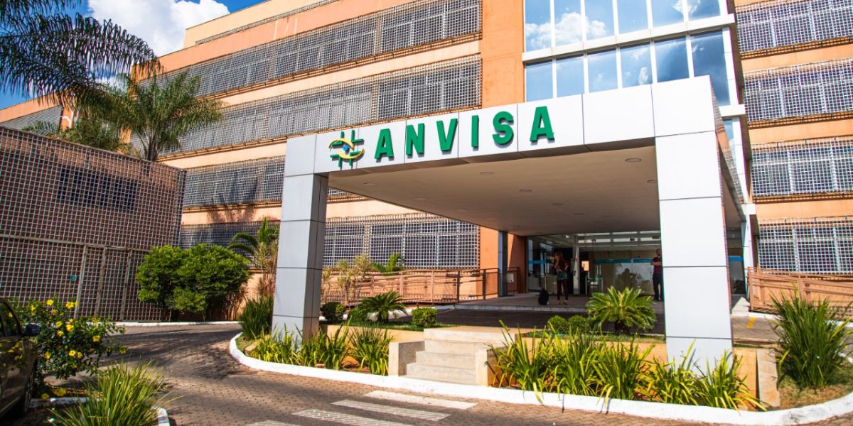 A Anvisa é responsável pela averiguação de todos os produtos (Reprodução: Internet)