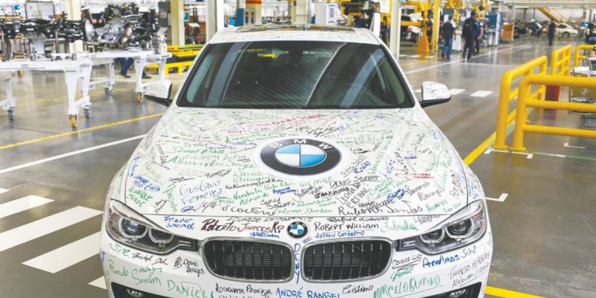 BMW chegou a cogitar a sua venda e até mesmo fusão com outra marca (Reprodução: Internet)