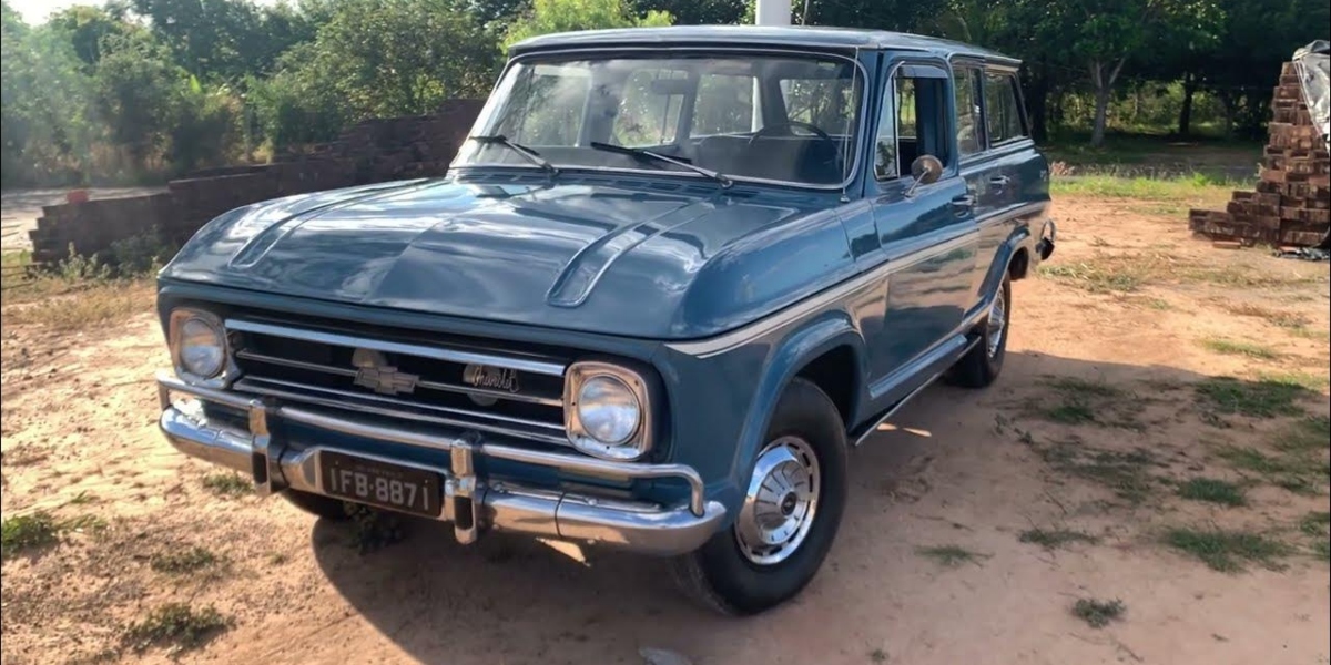 Chevrolet Veraneio chegou ao Brasil em 1964 (Foto: Reprodução/YouTube/@agbadolato) 