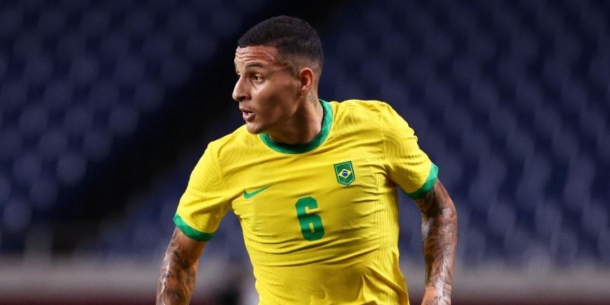 Guilherme Arana vai voltar a vestir a camisa da seleção brasileira (Reprodução: Internet)