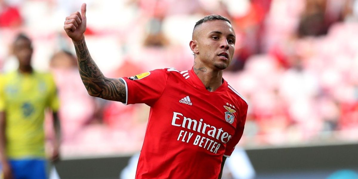 Cebolinha jogando com as cores do Benfica - (Foto: Internet)