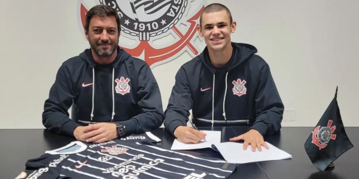 Gabriel Moscardo renovou seu contrato com o Corinthians - (Foto: Internet)