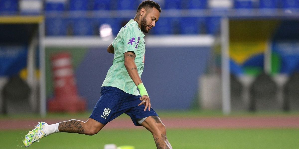 Neymar treinando na seleção brasileira - (Foto: Internet)