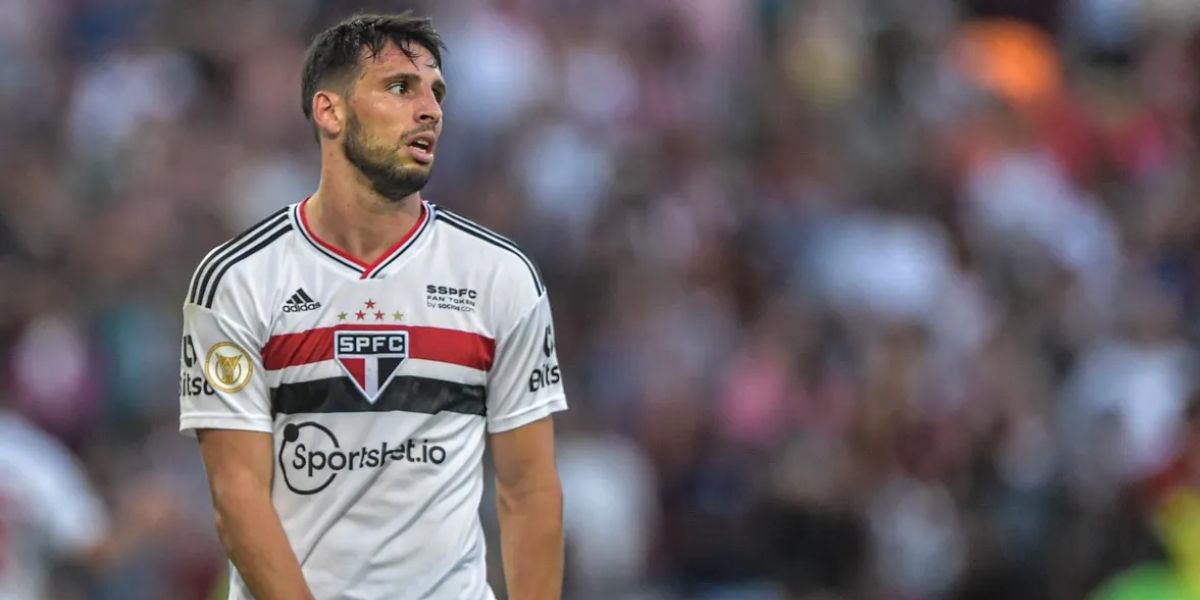 Calleri coim a camisa do São Paulo - (Foto: Internet)