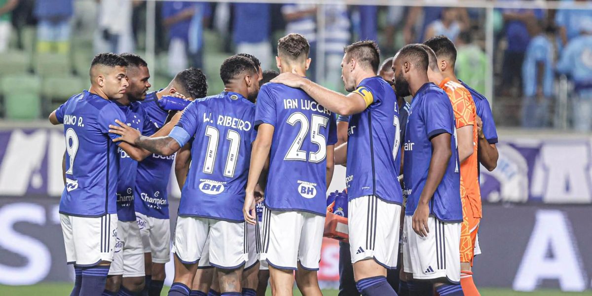 Time do Cruzeiro em campo - (Foto: Internet)