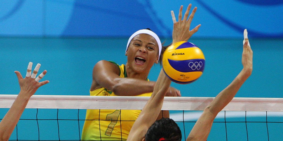 Walewska jogando pela Seleção Brasileira em Pequim em 2008 - (Foto: Internet) 