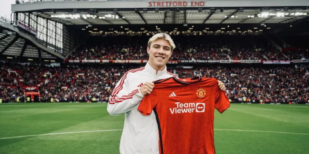 O dinamarquês Rasmus Højlund, assinou com o Manchester United - (Foto: Internet)