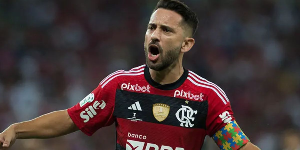 Everton Ribeiro desta o interesse do Grêmio - (Foto: Internet)