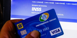 Nova lei do INSS chega nesta quarta (13) e aposentados podem ter 50% de desconto em produto muito utilizado (Reprodução/internet)