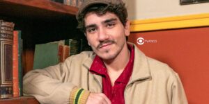 Justino (João Fernandes) em Amor Perfeito (Foto: Reprodução / Globo)