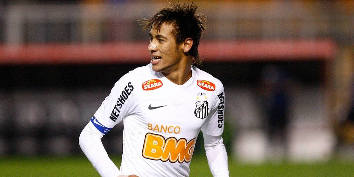 Neymar começou a carreira no Santos e pensa em investir no Santos (Reprodução: Internet)