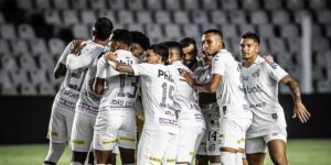 De malas prontas, jogadores do Santos fizeram debandada e deixaram o time (Foto: Reprodução Internet)