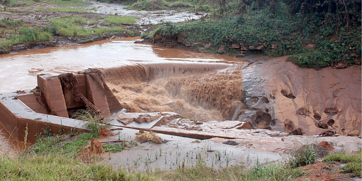 Barragem Samarco (Reprodução/Internet)