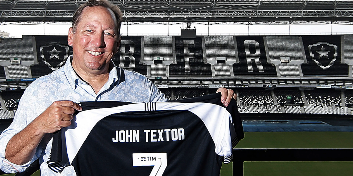 John Textor questiona título de Abel: Jogar 11 contra 10 é