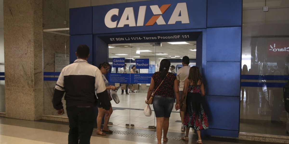 Clientes da Caixa (Reprodução/Internet)