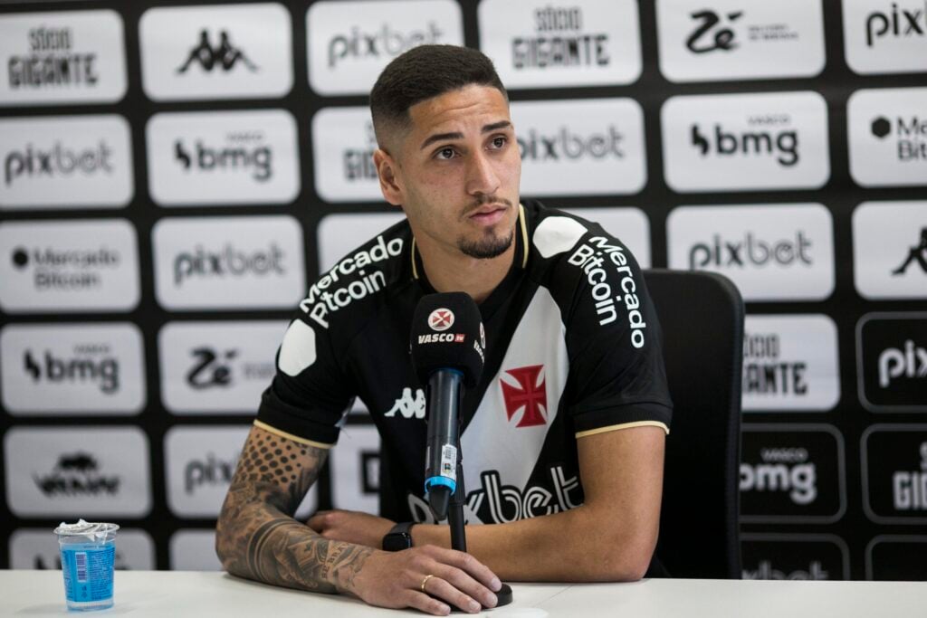 O famoso jogador de futebol, Praxedes pode deixar o Vasco (Foto: Divulgação/Vasco)