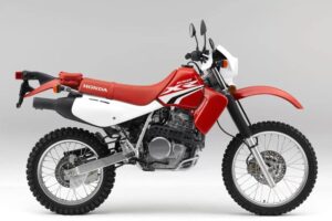 A XR 650 é uma moto símbolo do segmento trail - Foto Motonline